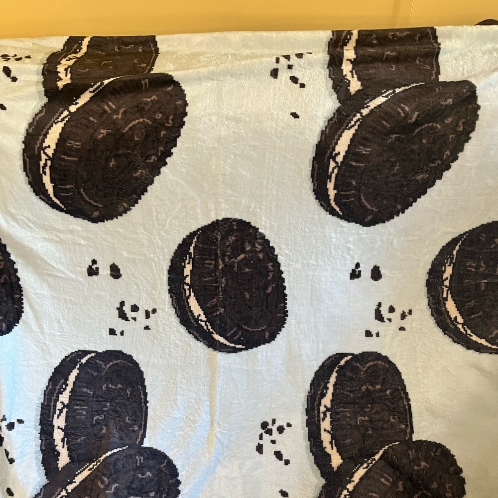 Throw blanket